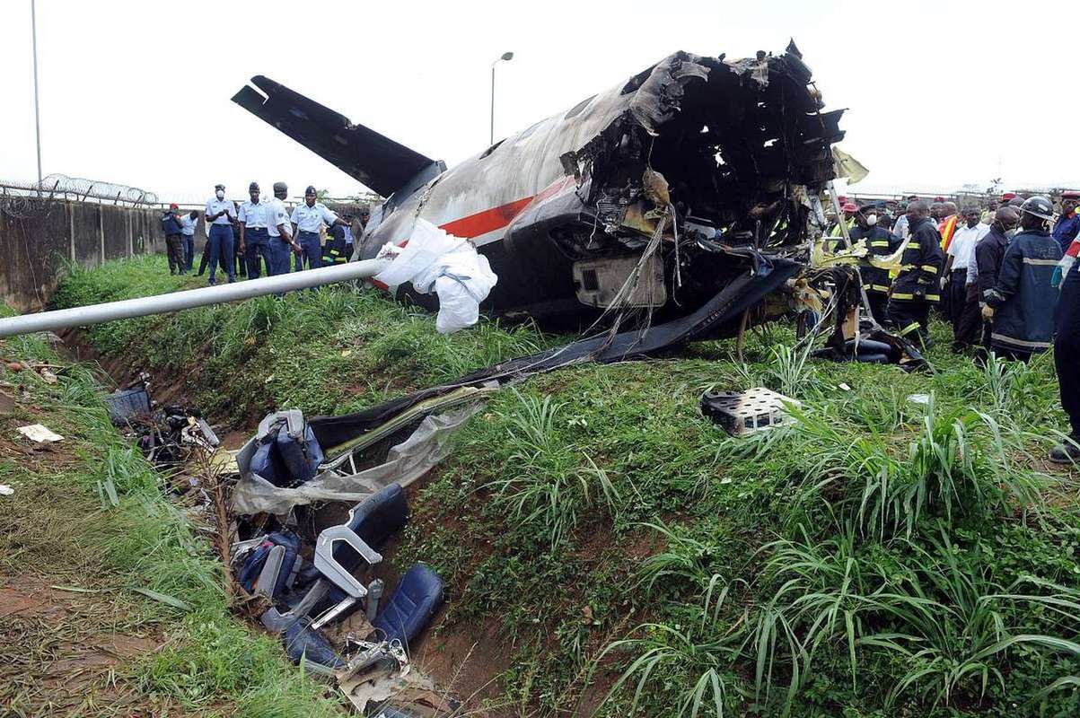 巴西私人飞机坠毁父子遇难