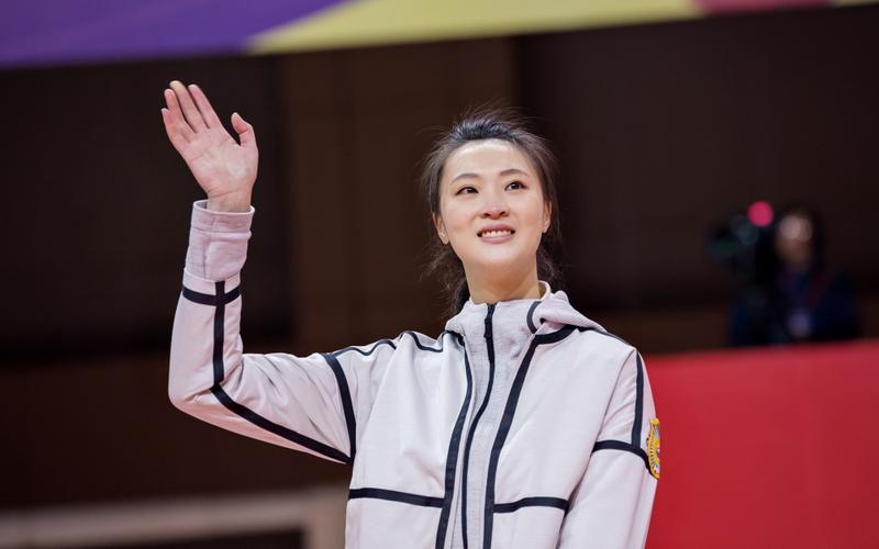 惠若琪祝贺女排夺冠东京奥运会